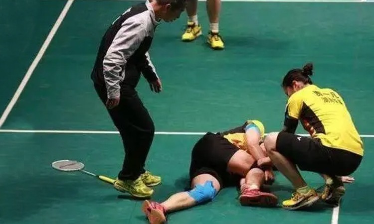 揭开东南亚博彩“园区”的面纱：高薪招聘背后的黑暗真相。（走进东南亚博彩园区：高薪诱惑背后的残酷真相）